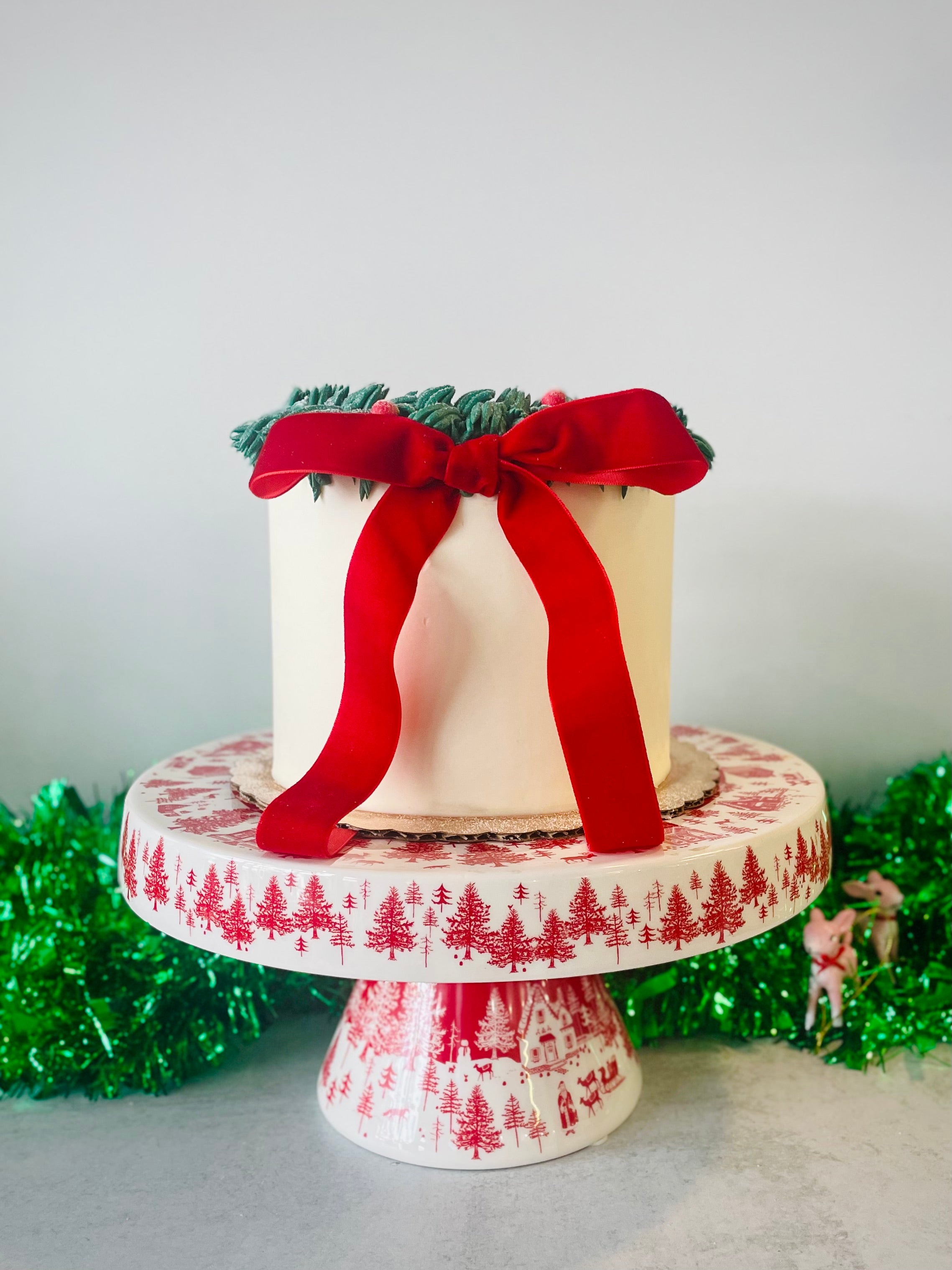 Red Velvet Pistachio Wreath Cake