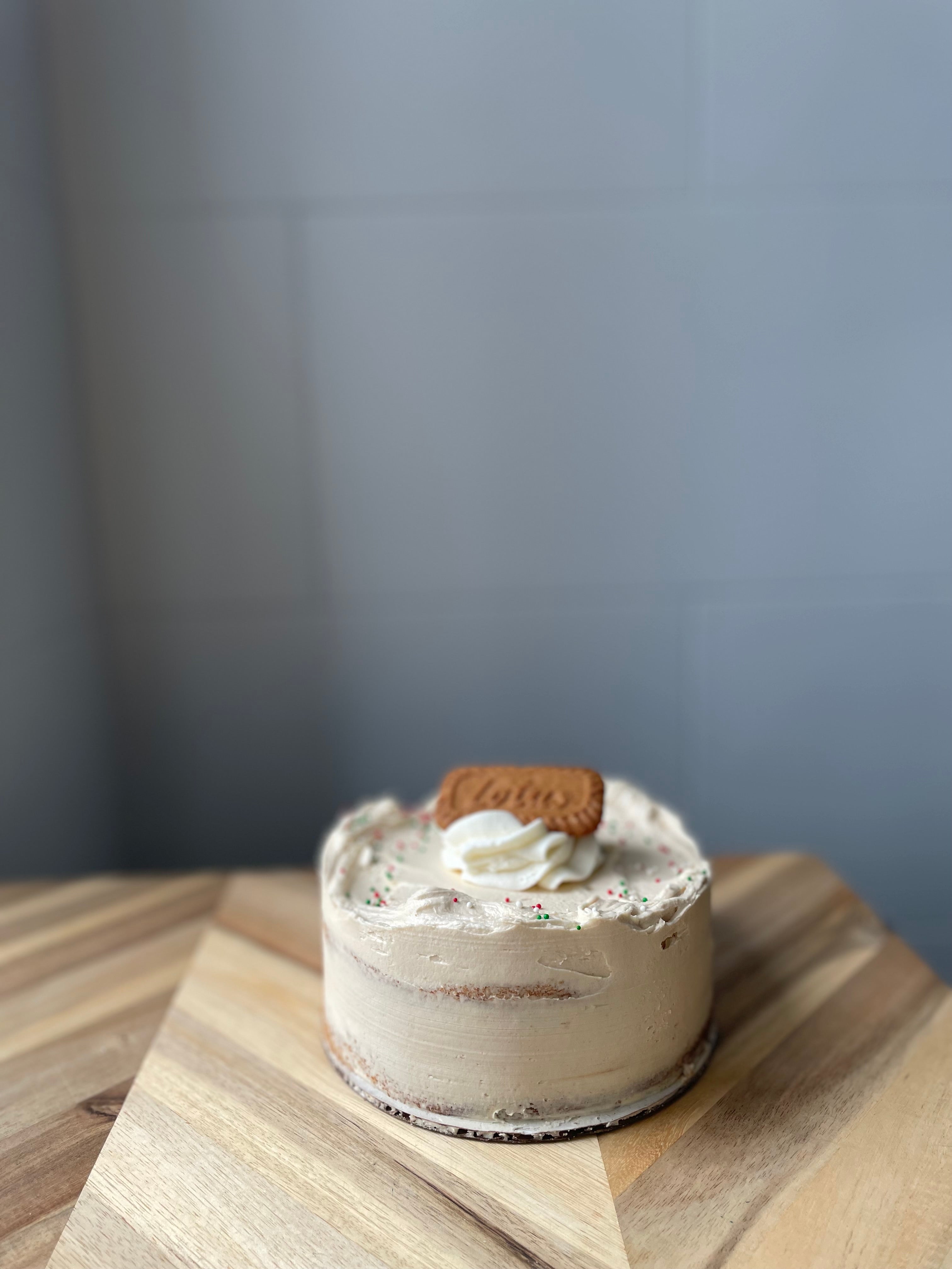 Vanilla Biscoff Cake