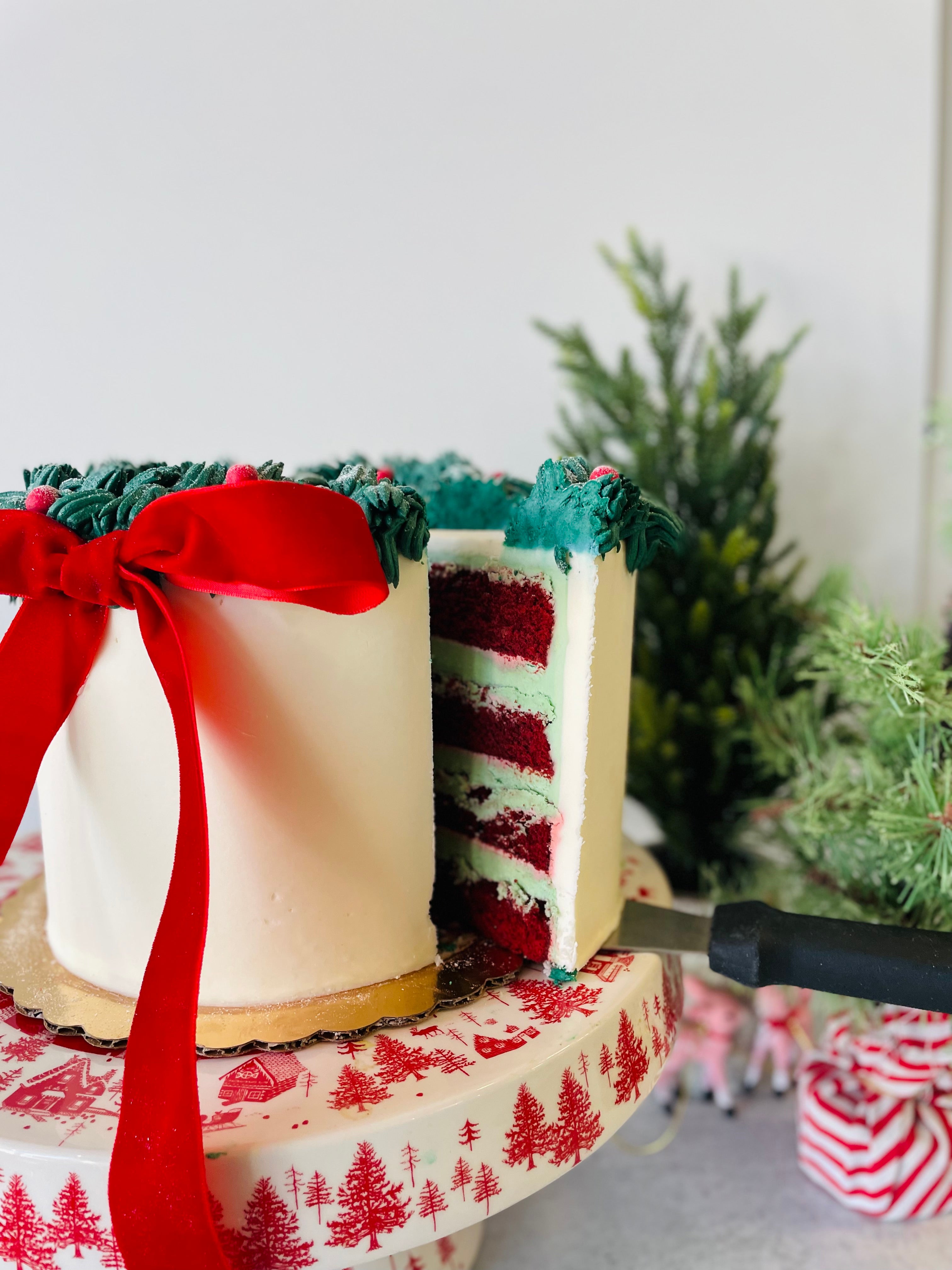 Red Velvet Pistachio Wreath Cake