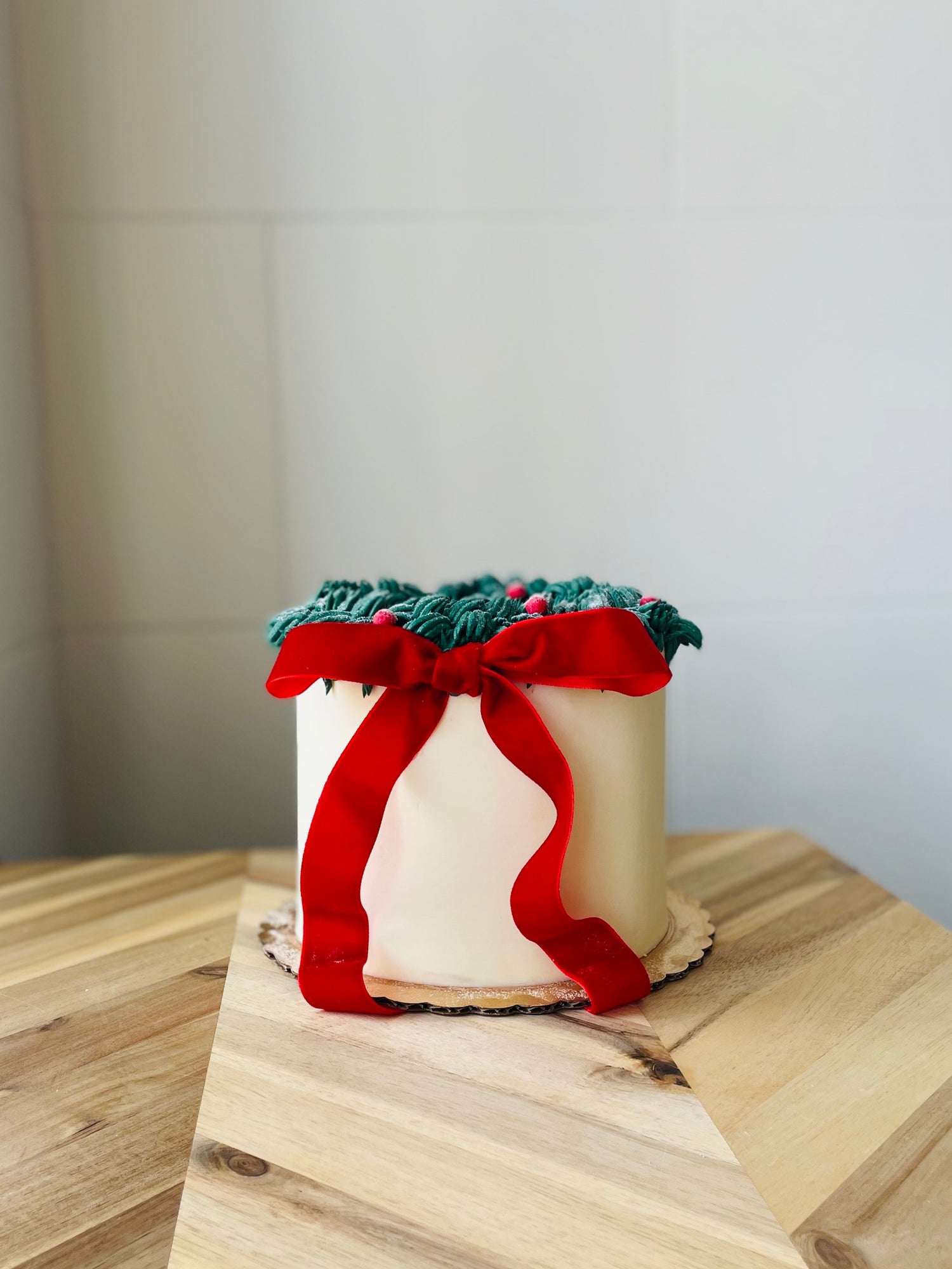 Red Velvet Pistachio Wreath Cake