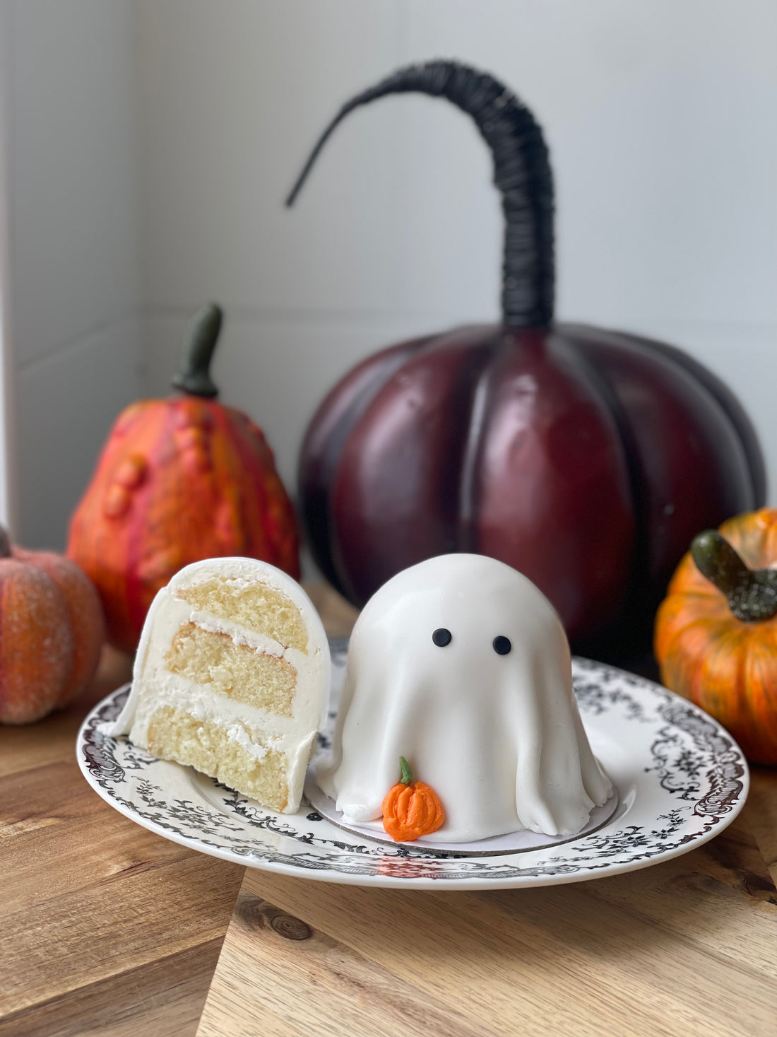 Mini Ghost Cakes
