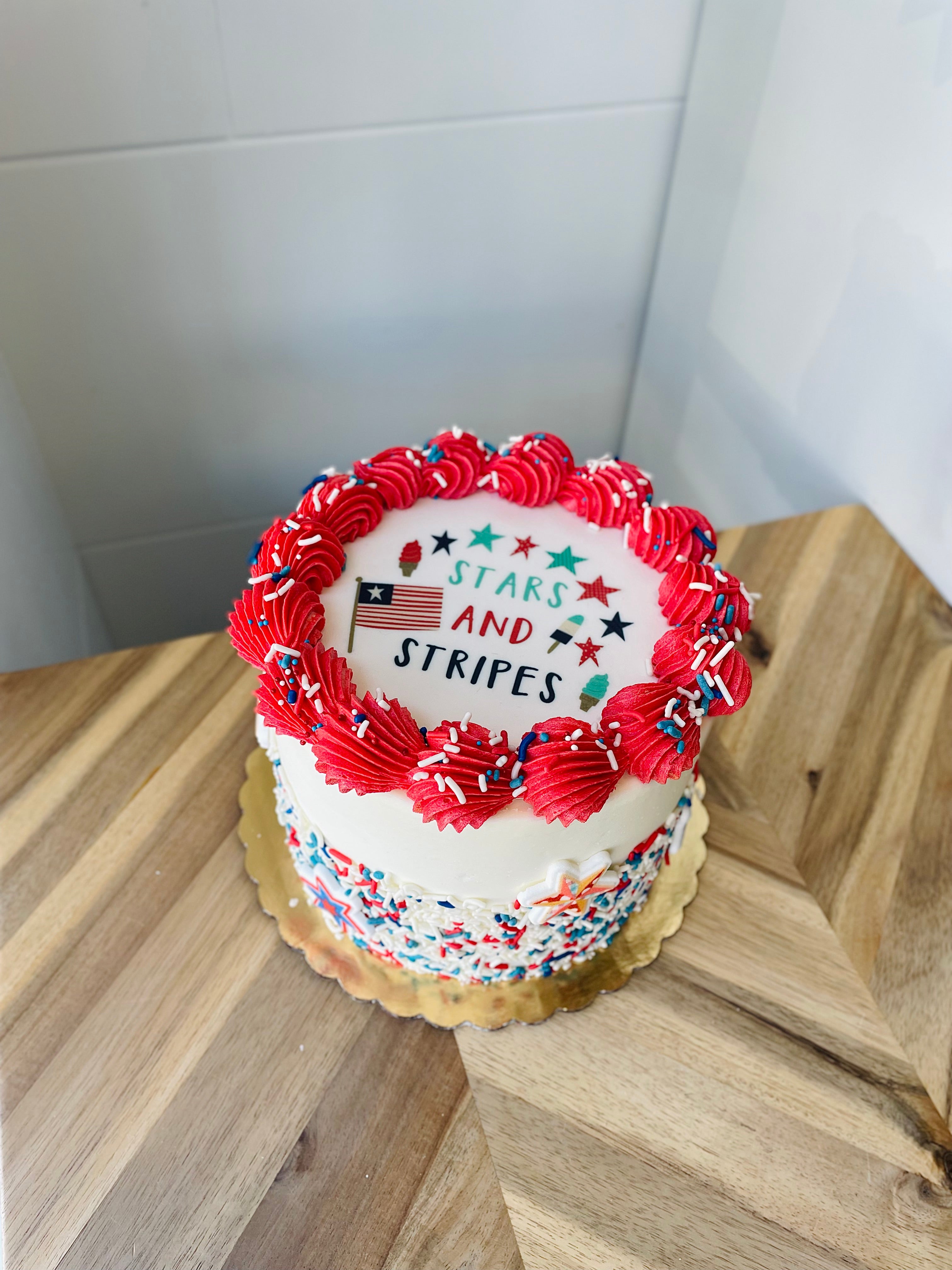 Stars &amp; Stripes 4th of July Cake
